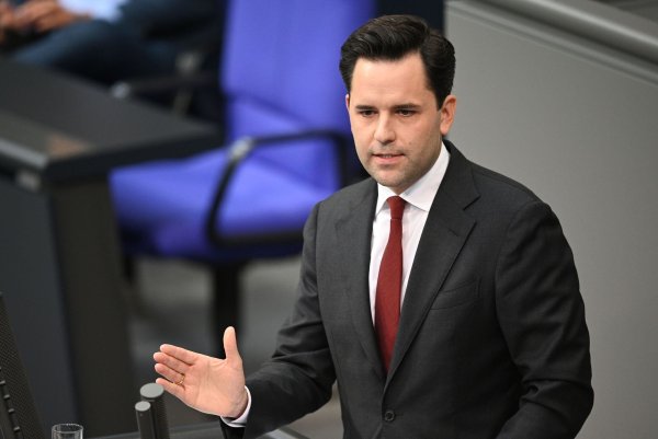 Der Vorsitzende der Jungen Union, Johannes Winkel, verlangt von der Bundesregierung große Sozialreformen. (Archivfoto) - © Niklas Graeber/dpa