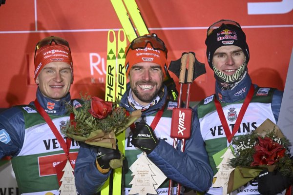 Julian Schmid (l), Johannes Rydzek (M) und Vinzenz Geiger sorgten in Finnland für ein deutsches Podest in der Norischen Kombination. - © Markku Ulander/Lehtikuva/dpa