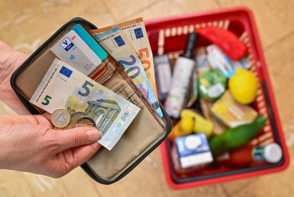 Vieles spricht dafür, dass die Inflation in Deutschland auch in den kommenden Monaten höher als zwei Prozent sein wird. - © Patrick Pleul/dpa