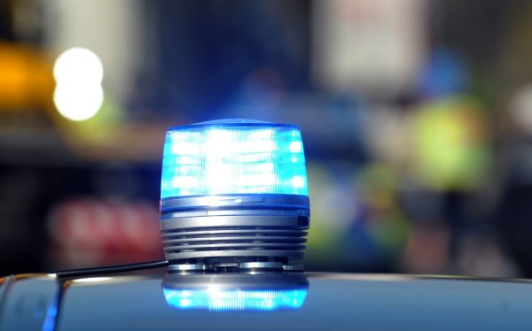 Die Polizei konnte den Mann noch am Ort des Geschehens stellen. (Symbolbild) - © Stefan Puchner/dpa