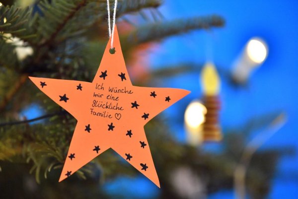 Gemeinsames Weihnachten? - © Foto: Martin Schutt/dpa-Zentralbild/dpa