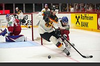 - &copy; Martin Meissner/AP/dpa