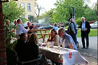 Grund zur Freude: In Bad Salzuflen haben Partei-Freunde, Kollegen und Familie von Heike Görder den Sieg der CDU gefeiert. - © Yvonne Glandien