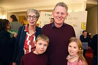 Oma und Opa L&ouml;mker mit den Enkeln Hannah und Jonah - &copy; Nicole Ellerbrake