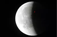 Blutmond &uuml;ber Remmighausen - &copy; Sandra Schneider