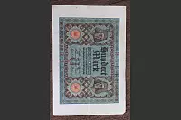 Vorderseite einer Reichsbanknote im Wert von hundert Mark von 1920. - © Foto: Köhring