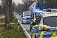 Die Polizei ist zu einem Gro&szlig;einsatz in Verl ausger&uuml;ckt. Es wird wegen K&ouml;rperverletzung ermittelt. - &copy; Roland Th&ouml;ring