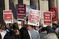Klima retten: Rund 2000 Menschen gehen in Detmold bei der bislang größten "Fridays for Future"-Demo auf die Straße. - © Bernhard Preuss