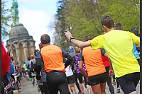 Mehr als 7.000 L&auml;ufer starteten zum 45. Hermannslauf am Hermannsdenkmal in Detmold. - &copy; Sarah Jonek