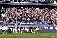 18.10.2025, Fussball, 2.Liga, Saison 2024/2025, SC Paderborn 07 - DSC Arminia Bielefeld, Die Spieler von Arminia Bielefeld gehen nach dem Spiel zu den Fans,
Foto: Teresa Kroeger - © Teresa Kroeger