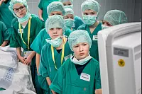 Kinderuni: Im OP-Saal 2 - © Torben Gocke