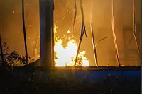 Die Flammen vernichteten einen Großteil der Halle. - © Paul Brinkmann