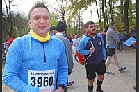 Mehr als 7.000 L&auml;ufer starteten zum 45. Hermannslauf am Hermannsdenkmal in Detmold. - &copy; Sarah Jonek