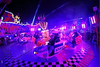 Bunte Lichter, viele Leckereien und schwungvolle Karusselfahrten - das ist die Andreasmesse 2025 - © Nicole Ellerbrake