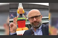 Sven Koch und Asterix freuen sich auf die Buchmesse. - © Sven Koch