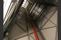 Der Lippische Feuerwehrverband feiert sein 150-jähriges Bestehen mit einem Familientag am Feuerwehrausbildungszentrum Brake. Der 30 Meter hohe Feuerwehrturm, in dem die Löschschläuche nach dem Einsatz getrocknet werden, bietet einen exklusiven Ausblick. - © Thomas Krügler