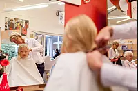 Lipper spenden Haare für Krebskranke - © Torben Gocke