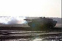 Nach dem Abwurf von Nebeltöpfen entstehen regelrechte Wände aus Rauch - © Vera Gerstendorf-Welle