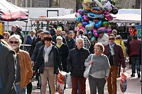 Am Wochenende schlenderten zahlreiche Menschen &uuml;ber den Fr&uuml;hjars-Markt in Lage - &copy; Sandra Castrup