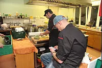 Die Kochprofis von RTL 2 waren zu Gast im Klosterkrug Falkenhagen. - &copy; Marianne Schwarzer