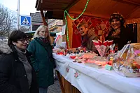 Am Stand der Franzosen mit Carole Schulte (3.v.l.) - &copy; Sibylle Kemna