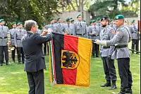 Ministerpräsident verleiht auf dem Schloßplatz der Panzerbrigade 21 „Lipperland“ der Bundeswehr das Fahnenband des Landes Nordrhein-Westfalen. - © Jannik Stodiek