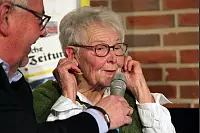Fallschirmspringerin Annelies Schäfermann (85). - © Bernhard Preuss