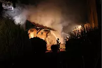 Feuerwehr im Einsatz: In Müssen in der Wöhlerstraße brennt eine Scheune. - © Patrick Bockwinkel
