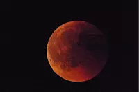 Blutmond &uuml;ber Remmighausen - &copy; Sandra Schneider