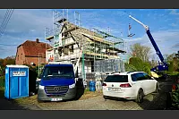 Innerhalb von nur einem Monat wird das ganze Haus in Bielefeld saniert. - © Peter Unger