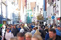 Der Bruchmarkt hat zwei Tage lang in die Lemgoer Innenstadt gelockt. - © Nicole Ellerbrake
