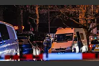 An der Rennstra&szlig;e in Herford soll ein Mann verletzt aufgefunden worden sein. Etliche Einsatzkr&auml;fte der Polizei und vom SEK waren vor Ort.. - &copy; Daniel Salmon