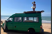 Gütersloher Vater und Tochter haben alten Polizeibulli ausgebaut. Jetzt sind sie damit das erste Mal unterwegs gewesen. - © Vanessa Grant