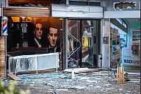 Die Polizei geht derzeit davon aus, dass diese Sprengung vorsätzlich herbeigeführt wurde. - © Mike-Dennis Müller
