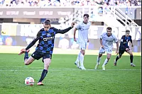 18.10.2025, Fussball, 2.Liga, Saison 2024/2025, SC Paderborn 07 - DSC Arminia Bielefeld, Filip Bilbija (SC Paderborn 07) erzielt das Tor zum 3:2 per Elfmeter,
Foto: Teresa Kroeger - © Teresa Kroeger