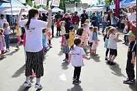 Impressionen vom ”SmileDay" 2023. Zum ersten Mal veranstaltete das Vitalzentrum Kühlmuss & Grabbe eine Art Hausmesse. Schauplatz war die Unternehmenszentrale an der Sylbeckestraße in Detmold. - © Nicole Ellerbrake