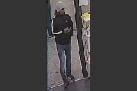 Dieser Mann ist ebenfalls tatverdächtig. Wer kennt ihn? - © Polizei Lippe
