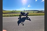 Von den Anhören zwischen Dörentrup und Barntrup,oberhalb Sibbentrups, geht ein Gruß an alle Moppedfahrer. - © Klaus Penellis