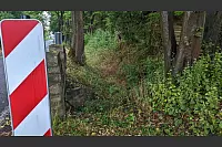 In diesen Graben an der Dörentruper Straße in Lüdenhausen kann unter Umständen das Wasser geleitet werden, das bei Starkregen den Krubberg hinunterfließt. - © Mario Hecker