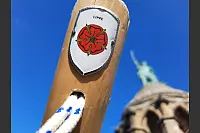 Bei strahlend blauem Himmel zieht es den Lipper rauf zu seinem Hermann. - © Henrik van Gellekom