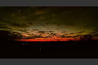 Der Sonnenuntergang in Barntrup, Blickrichtung zum Hermannsdenkmal. - © Familie Kasper