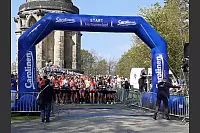 Rund 6400 Läufer haben bei strahlendem Sonnenschein den 50. Hermannslauf gefeiert. - © Philipp Kersten