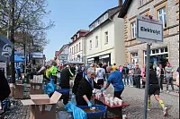 Elektrolyte, Tee, Obst. Die Läufer haben in Oerlinghausen eine große Auswahl an Snacks. - © Karolina Schmidt