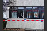 Die Sprengung des Automaten in der Willebadessener Sparkasse hat das Geb&auml;ude massiv besch&auml;digt. - &copy; Svenja Ludwig