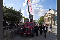 150 Jahre Lippischer Feuerwehrverband: Historisches Feuerwehrauto von 1935 vor der Stadthalle Detmold - © Thomas Krügler