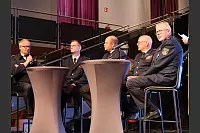 150 Jahre Lippischer Feuerwehrverband: Talkrunde des Chronikteams mit Klaus Wegener, Olaf Biere, Dennis Rubart, Karl-Heinz Brakemeier und Manfred Behrens (von links) - © Thomas Krügler