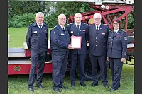 150 Jahre Lippischer Feuerwehrverband: Vor dem historischen Feuerwehrauto von 1935 auf dem Gelände der Brauerei Strate - © Thomas Krügler