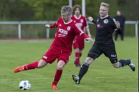 Im Lipperderby muss der RSV Barntrup eine bittere 0:1-Heimniederlage vor rund 200 Zuschauern gegen den Blomberger SV einstecken. - © Egon Penner
