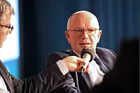 Markus Knoblich interievt Lügdes Bürgermeister Heinz Reker - © Bernhard Preuss