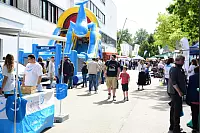 Impressionen vom ”SmileDay" 2023. Zum ersten Mal veranstaltete das Vitalzentrum Kühlmuss & Grabbe eine Art Hausmesse. Schauplatz war die Unternehmenszentrale an der Sylbeckestraße in Detmold. - © Nicole Ellerbrake